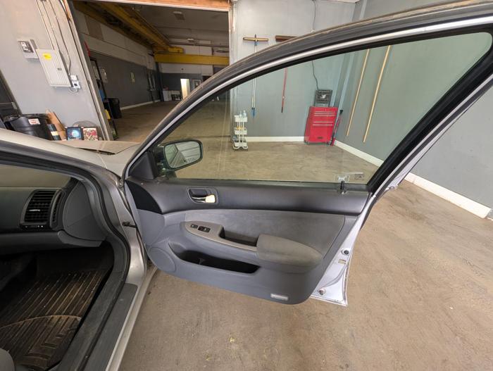 2006 honda accord ex-l-sedan-at with 209728 miles for sale near elk-river, minnesota b9d31142577f4869a78d79b203383a18.jpg