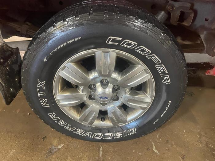 2004 ford f-150 xl with 169317 miles for sale near elk-river, minnesota b9e11310c6f14021bba5edcc445e389f.jpg