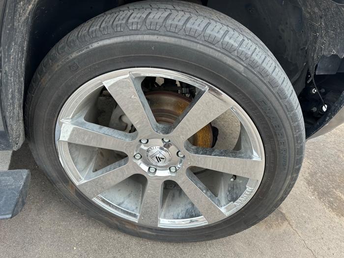 2014 cadillac escalade esv-awd-premium with 160814 miles for sale near burnsville, minnesota ba2f8cb39cf54932b1aee5c97384c595.jpeg