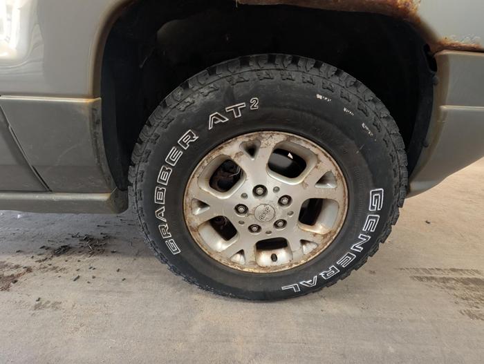2000 jeep grand-cherokee laredo-4wd with 165709 miles for sale near elk-river, minnesota ba347d9187f540cca0a5ba85f8138edb.jpg