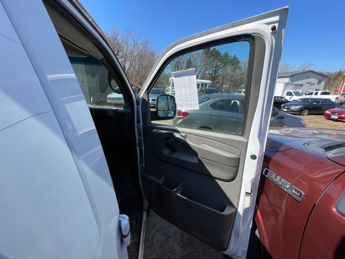 2014 chevrolet express 2500-cargo with 184356 miles for sale near columbus, minnesota ba9f97de5dda44dba2623e1d28b96340.jpeg