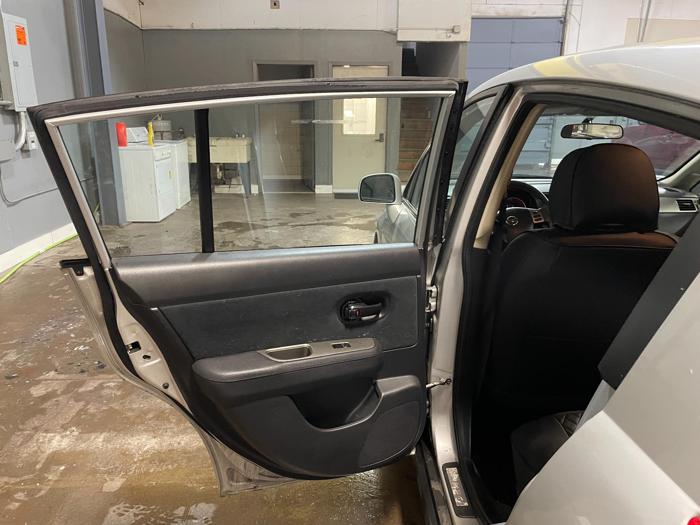 2011 nissan versa 1.8-sl-hatchback with 159287 miles for sale near elk-river, minnesota ba9fe158d7be4cfeb417cac7a7fa56e1.jpg