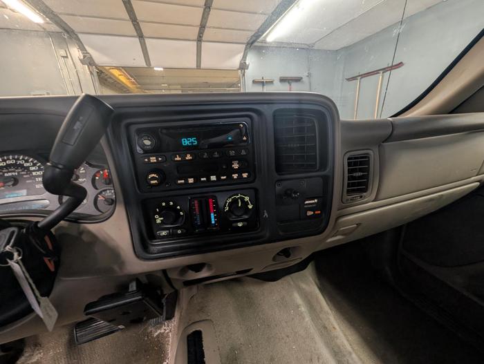 2004 chevrolet silverado-1500 work-truck-ext.-cab-short-bed-4wd with 322888 miles for sale near elk-river, minnesota bb2121dcb58247bc9fb69386df67f073.jpg