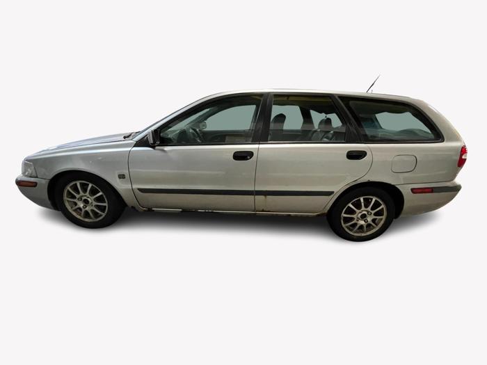 2001 volvo v40 with 184716 miles for sale near elk-river, minnesota bb547e5edae943f9b09108dd1abb7152.jpg