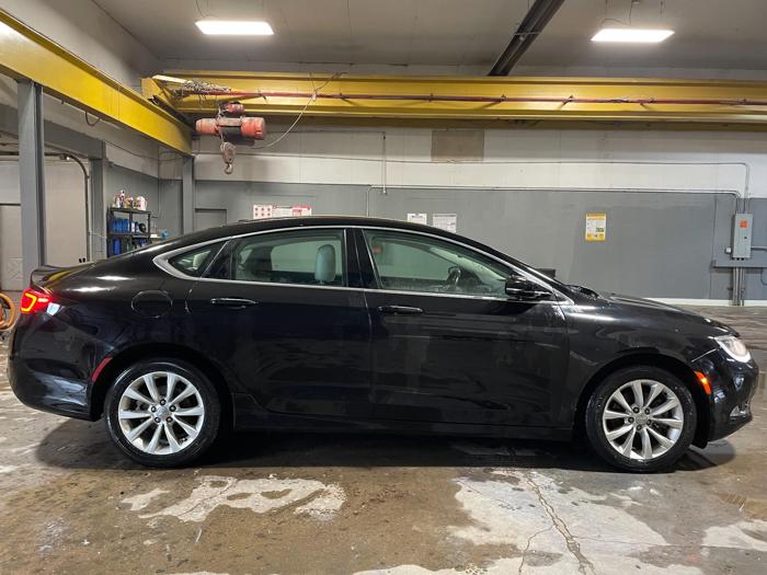 2015 chrysler 200 200c with 208747 miles for sale near elk-river, minnesota bb568f63fa4e4bb0aca5c607423d4070.jpg