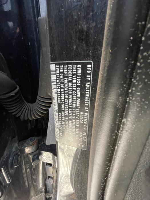 2012 volkswagen beetle - with 197949 miles for sale near elk-river, minnesota bb67ef09b0434469bf504414bc7f797c.jpeg