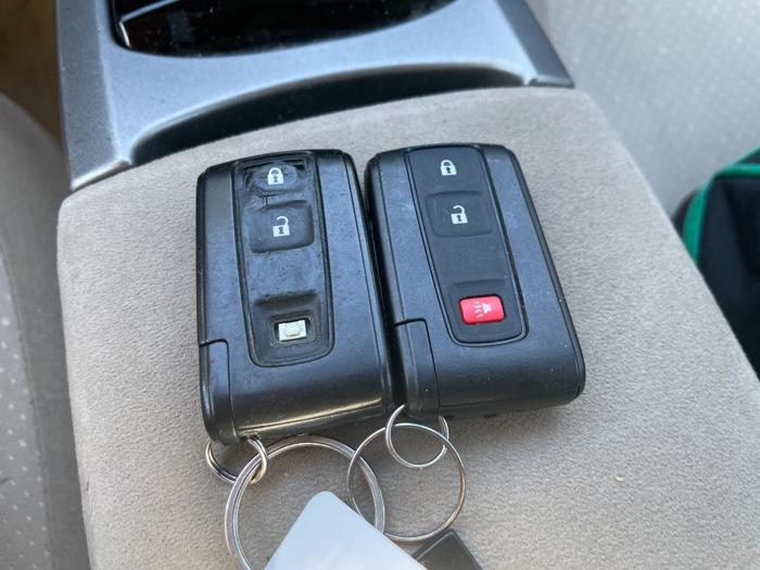 2005 toyota prius 4-door-liftback with 157900 miles for sale near elk-river, minnesota bb71264bb96641fd84b9d8314af370d1.jpg