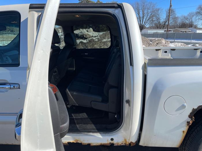 2011 chevrolet silverado-1500 ltz-crew-cab-4wd with 211676 miles for sale near fridley, minnesota bb7f4b617ba149c4b4eb0abc81c58421.jpeg