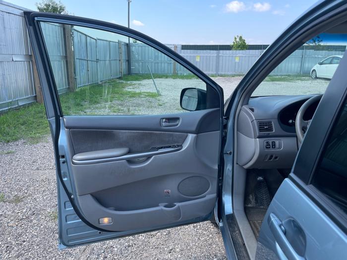 2006 toyota sienna le-7-passenger with 228007 miles for sale near elk-river, minnesota bbbbd870b8f241b6baf7b6f959235c6f.jpeg