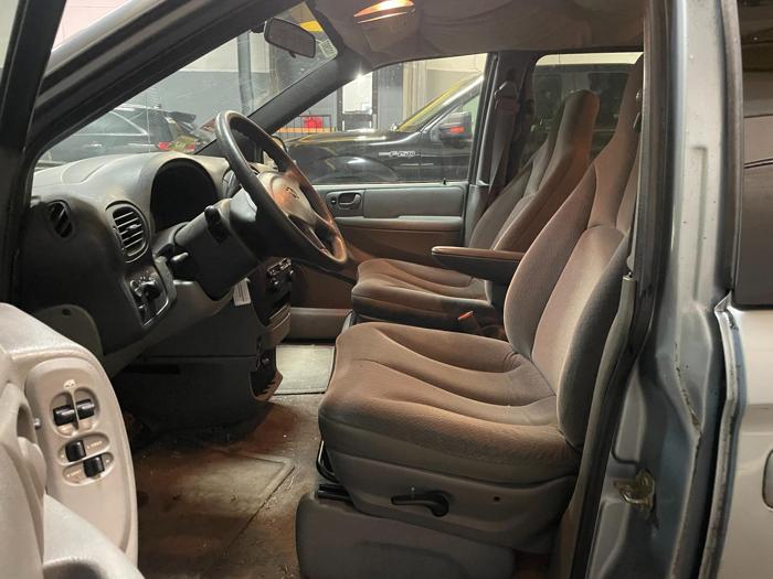 2004 Dodge Caravan