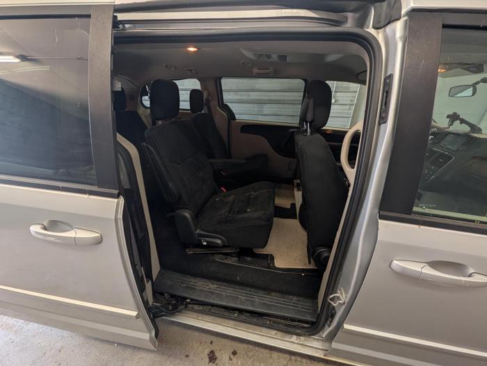 2011 dodge grand-caravan mainstreet with 214928 miles for sale near elk-river, minnesota bbd725660ef747a4a7efaa6fae9cc02d.jpg