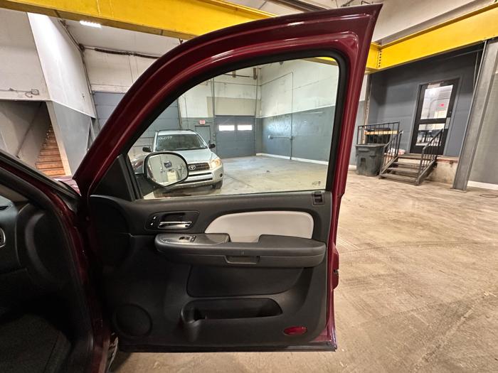 2007 chevrolet suburban lt1-1500-4wd with 322050 miles for sale near elk-river, minnesota bbe766e3075343329e1d31d775108d5a.jpeg