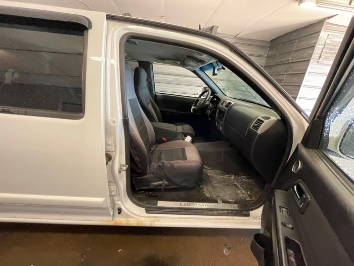 2009 chevrolet colorado lt1-crew-cab-4wd with 172923 miles for sale near elk-river, minnesota bc0b605791fc403d928f1e7cb105d651.jpeg