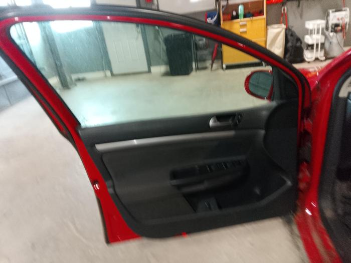 2008 volkswagen rabbit 4-door-s with 107607 miles for sale near elk-river, minnesota bc68430a58374b45ad6596cf2162f223.jpg