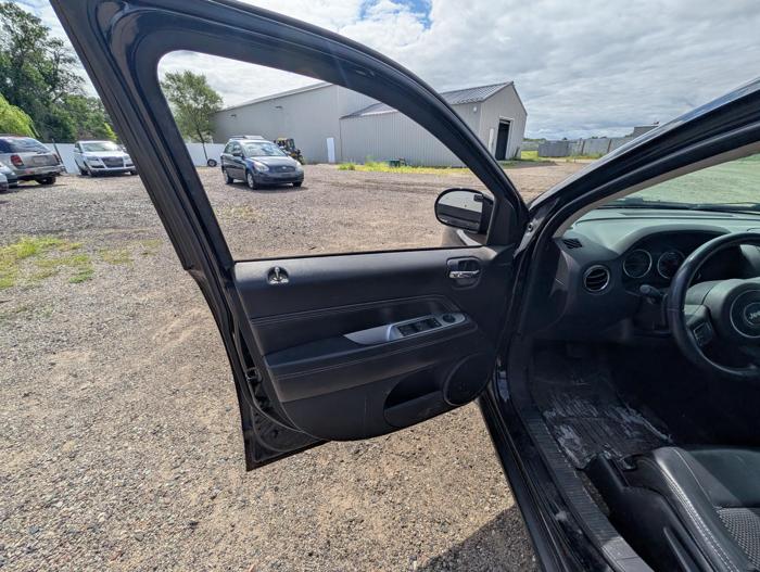 2014 jeep compass latitude-4wd with 138462 miles for sale near elk-river, minnesota bcbe60e0ec8c4c54adf146c4998f0d2f.jpg