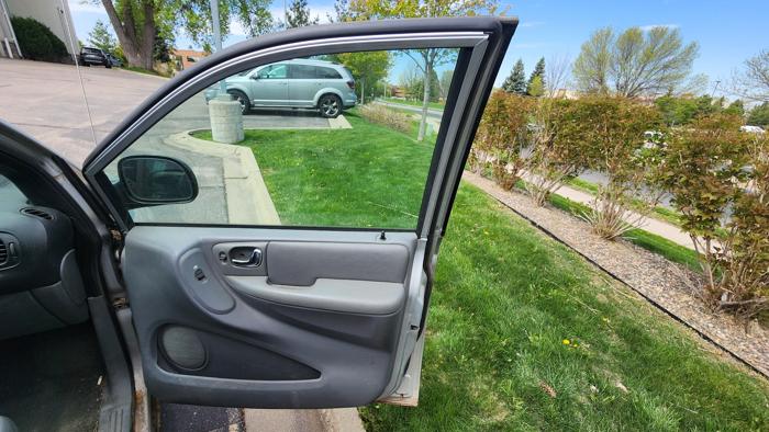2004 dodge grand-caravan sxt with 275900 miles for sale near burnsville, minnesota bcc58b36d32e47ec8d8e432574185e3d.jpg