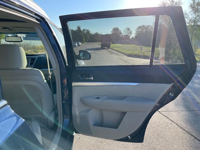 2010 subaru outback 2.5i-premium with 197429 miles for sale near elk-river, minnesota bcd686c1fff84433bd96e7ec0c2c1097.jpeg