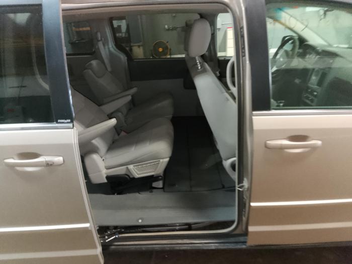 2009 chrysler town-&-country lx with 212963 miles for sale near elk-river, minnesota bcffe1d406464944b0621fe5f0dba4c5.jpg