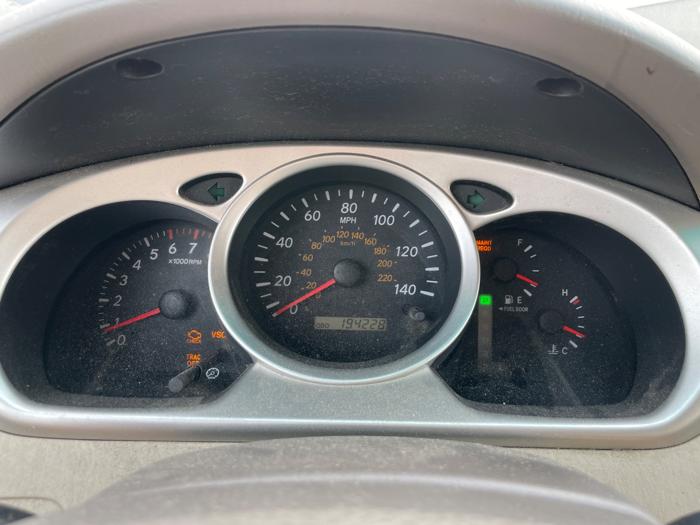 2006 toyota highlander v6-2wd-with-3rd-row-seat with 194228 miles for sale near elk-river, minnesota bd0fca1043b347679ed8e2187ef615e8.jpeg