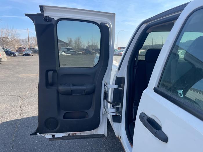 2013 chevrolet silverado-1500 lt-ext.-cab-long-box-4wd with 285563 miles for sale near shakopee, minnesota bd1de9bb02c84a5285fbdb7d4d38b66b.jpeg