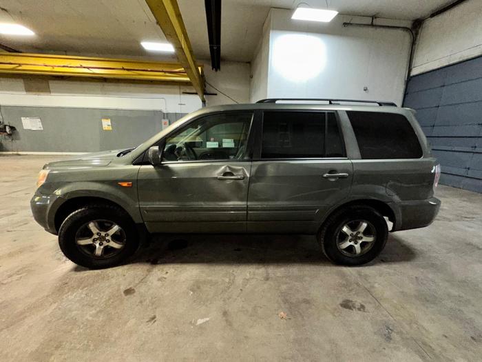 2007 honda pilot ex-l-4wd with 213205 miles for sale near elk-river, minnesota bd6a16d8c3e5440fb47587dfe884e1da.jpeg