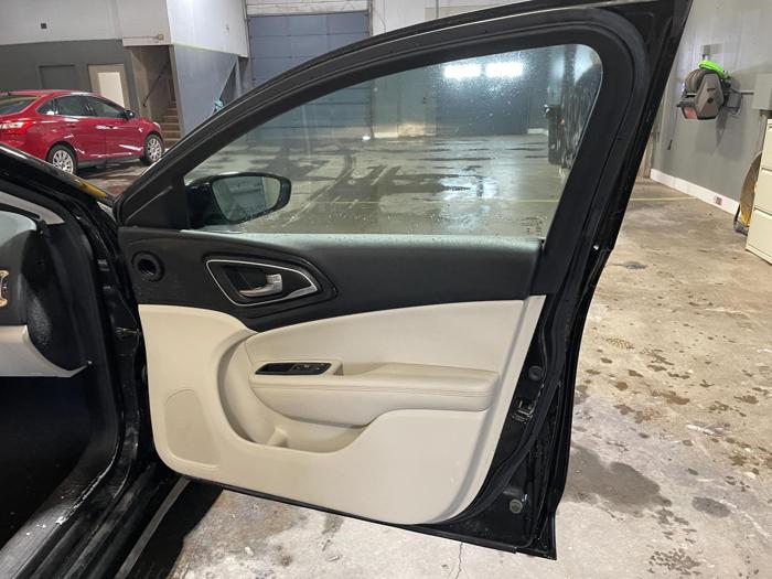 2015 chrysler 200 200c with 208747 miles for sale near elk-river, minnesota bdad88b91a2e462792850656a09d62a6.jpg