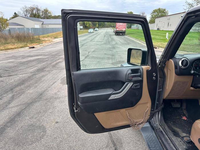 2017 jeep wrangler unlimited-sahara-4wd with 163379 miles for sale near elk-river, minnesota bdb6a8588f0c46ddbc2e7900505e6191.jpg