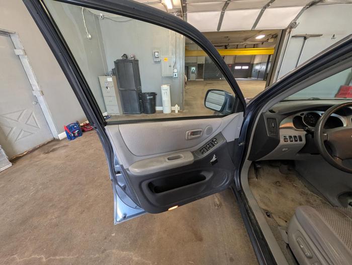 2007 toyota highlander limited-v6-4wd with 179422 miles for sale near elk-river, minnesota be03a6eb603345e8a69835b46686a249.jpg