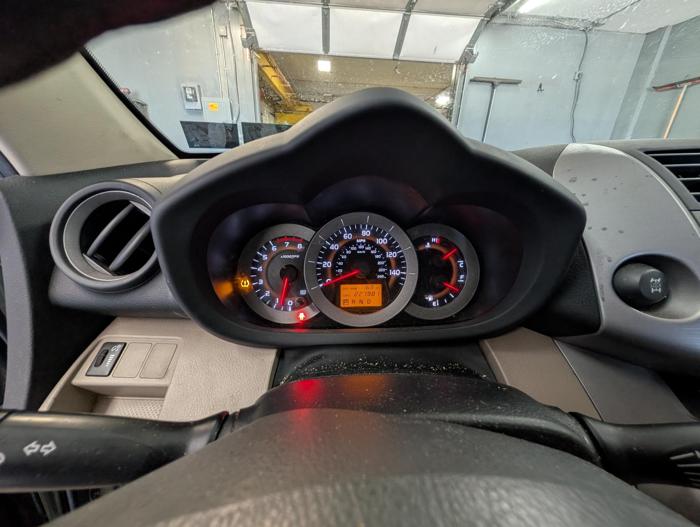 2007 toyota rav4 base-v6-4wd with 227982 miles for sale near elk-river, minnesota be17213b7bf14f23a482625ca5169646.jpg