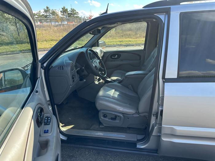 2004 buick rainier cxl-plus-2wd with 156053 miles for sale near elk-river, minnesota be354b7dbd484defa7052c2480ca08cc.jpg