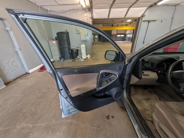 2007 toyota rav4 base-v6-4wd with 227982 miles for sale near elk-river, minnesota be49612e3a094b08adf8d88ec1039695.jpg