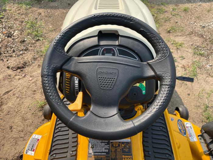 2005 lt1045 46-inch with-bagger-cub-cadet with 653 miles for sale near elk-river, minnesota be82c059e8bc4fb997168ab275851626.jpeg