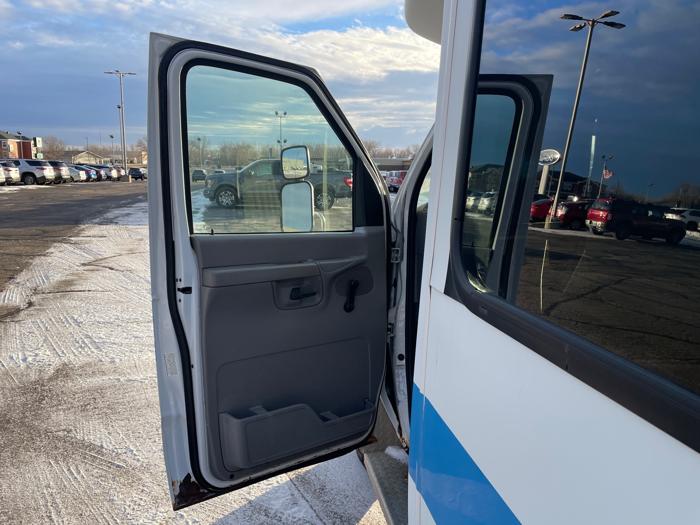 2002 ford econoline e-450 with 308364 miles for sale near redwood-falls, minnesota bea971ebaa6f460b9019ab730e7d0f04.jpeg