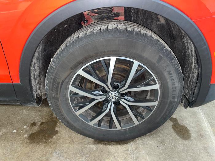 2019 volkswagen tiguan se-4motion-awd with 195548 miles for sale near elk-river, minnesota bef88acf7bf84721aa6ab678fd273bc1.jpeg