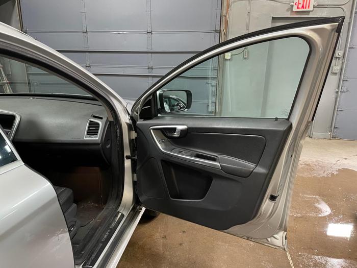 2014 volvo xc60 with 126652 miles for sale near elk-river, minnesota befba871bdd7498ca5d93565df00e900.jpg