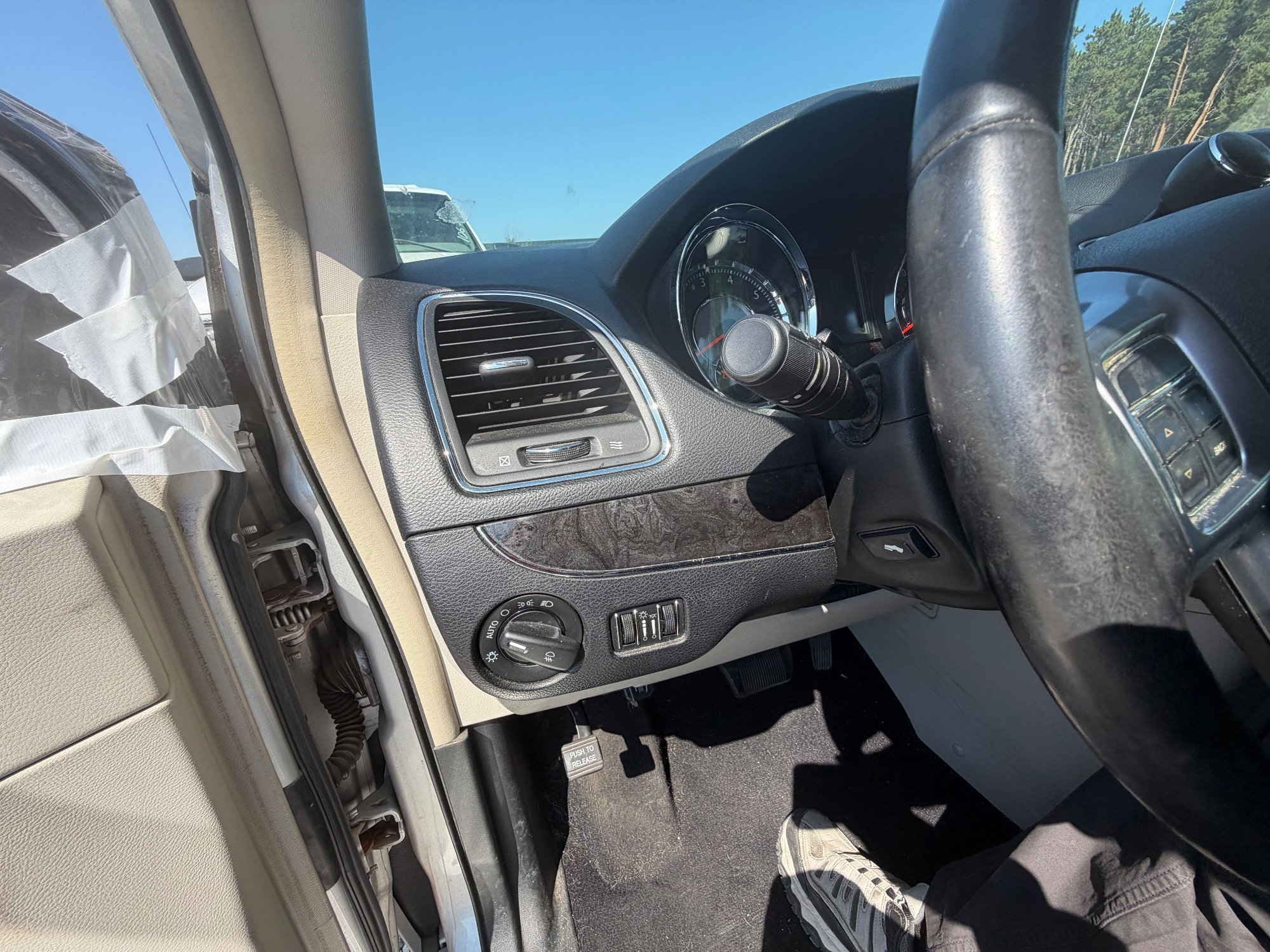 2011 chrysler town-&amp;-country touring with 128014 miles for sale near elk-river, minnesota bf034246949b48af9a551f34bc3eb364.jpeg