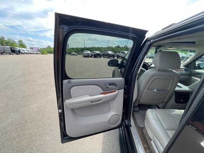 2008 gmc yukon-xl slt-2-1-2-ton-4wd with 199855 miles for sale near cohasset, minnesota bf08adf0732b41b99b184242b5f8da97.jpeg