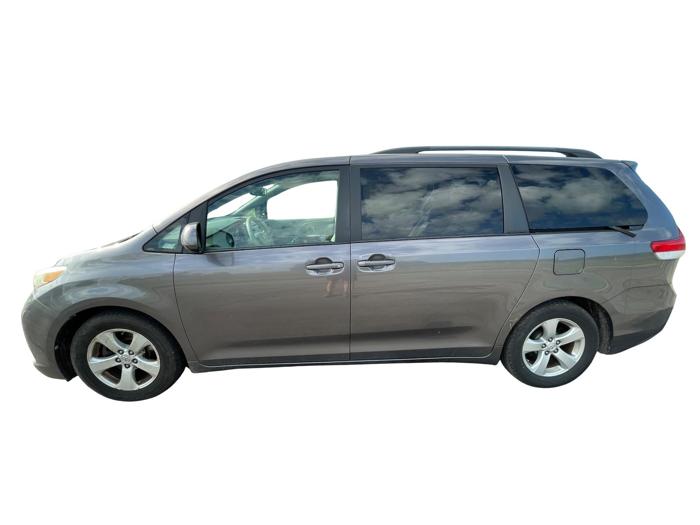2011 toyota sienna le-8-pass-v6 with 190349 miles for sale near elk-river, minnesota bf0f2fc943114644b9747a4571614c78.jpg