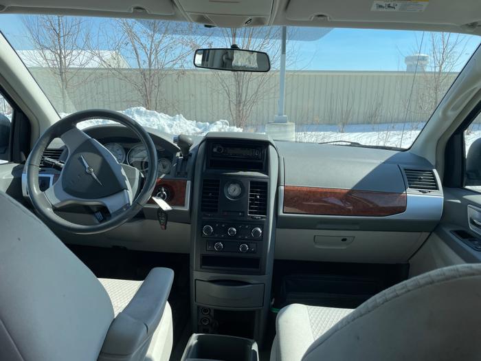 2008 chrysler town-&-country touring with 153950 miles for sale near lake-elmo, minnesota bf36f1406fcc48079d07cf913b01aa97.jpeg