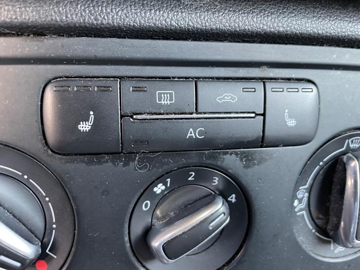 2012 volkswagen beetle - with 197949 miles for sale near elk-river, minnesota bfcd7f6222c8441f8bf86e4f32a7d507.jpeg