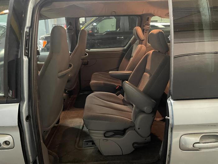 2004 Dodge Caravan