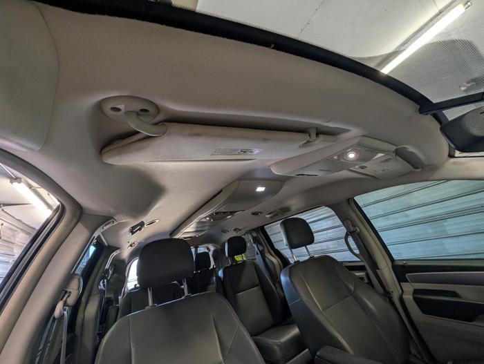 2013 volkswagen routan se with 157836 miles for sale near elk-river, minnesota c0278b58236d483dba6d0f0bc12cd11b.jpg