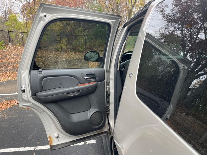 2007 chevrolet tahoe ls-4wd with 188898 miles for sale near white-bear-lake, minnesota c043f9f09ec94547a81db37f90fd47a3.jpeg