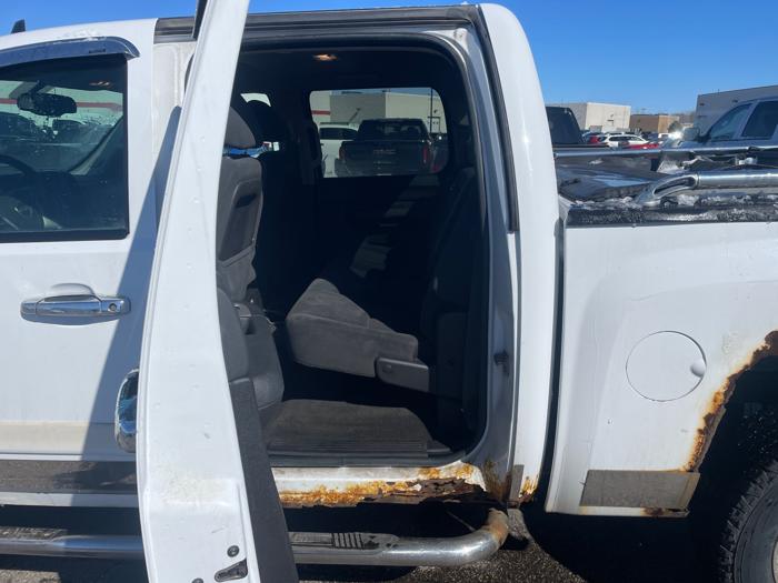 2008 chevrolet silverado-1500 ls-crew-cab-4wd with 151821 miles for sale near st.-cloud, minnesota c05f9611a5124fb99235f43d854f4fcf.jpeg