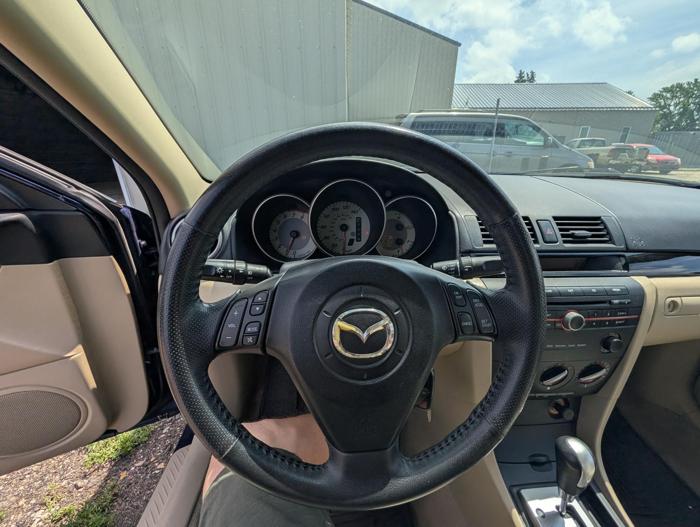 2009 mazda mazda3 i-sport-4-door with 175914 miles for sale near elk-river, minnesota c06c424c562b41a8af7283cb20da8e40.jpg