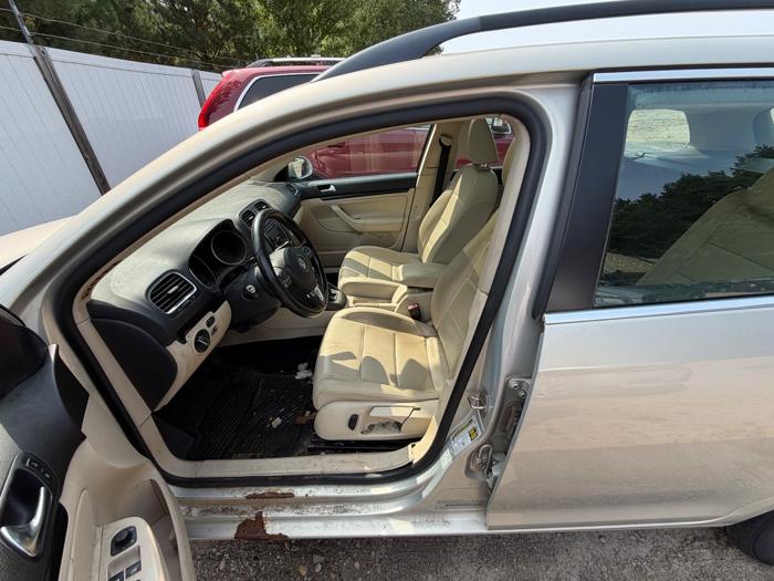 2011 volkswagen jetta-sportwagen 2.0l-tdi with 154320 miles for sale near elk-river, minnesota c07a0b1c71304f38832dc262ddd1ec3d.jpeg