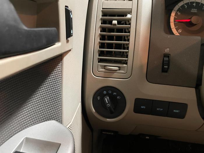 2010 ford escape xlt with 221275 miles for sale near elk-river, minnesota c07b9b3bd2274d98aefffe3d7f760def.jpg