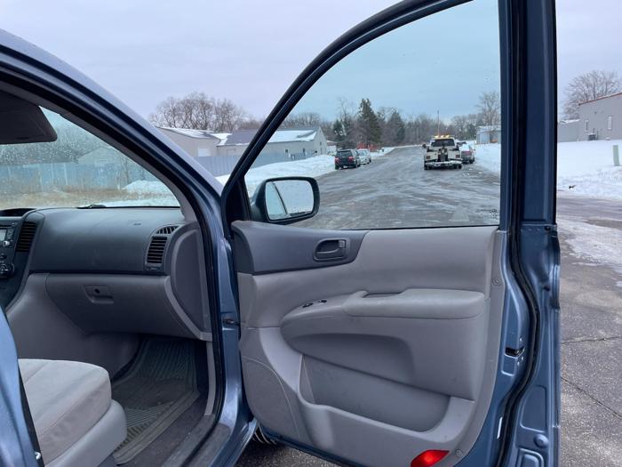 2012 kia sedona with 200624 miles for sale near elk-river, minnesota c10e7e8b9326442ca5427a4f2dafc056.jpg