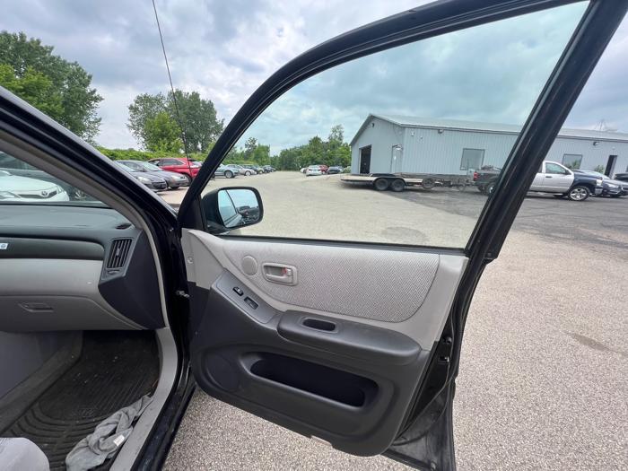 2003 toyota highlander v6-4wd with 200874 miles for sale near savage, minnesota c161be5f890f40a8b02c0aafc876b3ea.jpeg