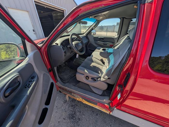 2003 ford f-150 xl-supercab-2wd with 173603 miles for sale near elk-river, minnesota c19feefa52094ec98fd2ff07e32a8a6a.jpg